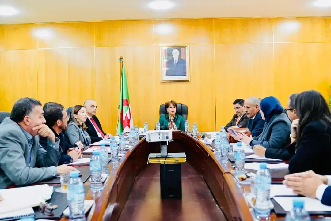 Asersi n Tesmilt taɣelnawt n uḍfar n yikaramen n tgemmi tadelsant tarangant