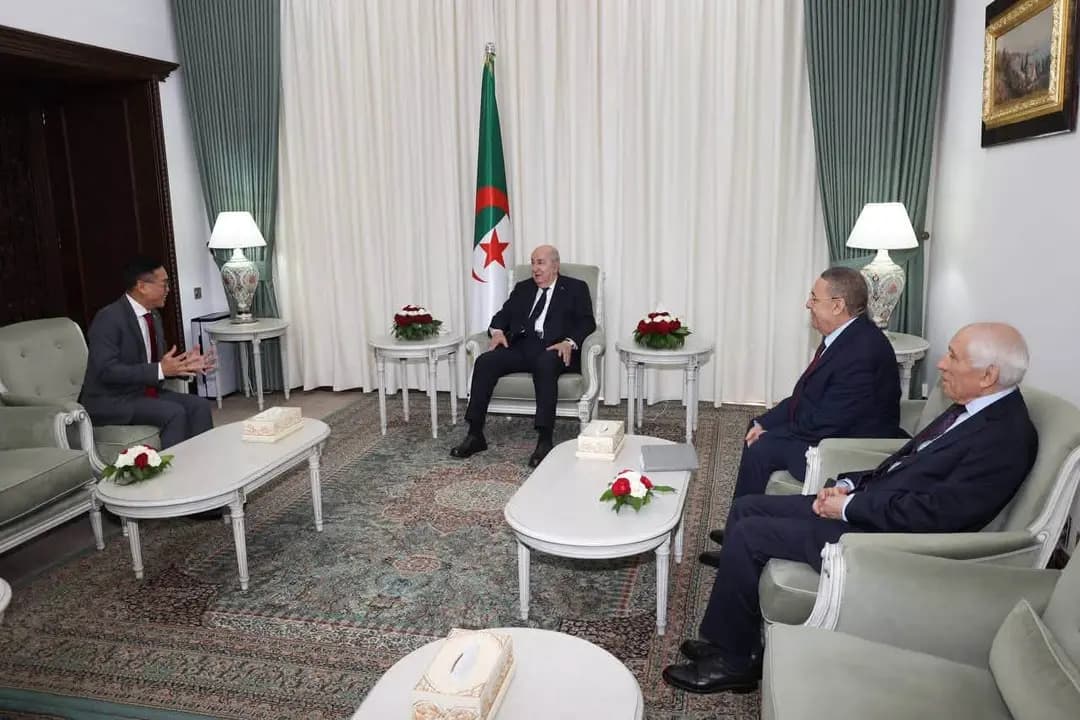Aselway n Tegduda yermes anmahal n Tegduda tanemlayt n Vyatnam yellan deg Dzayer