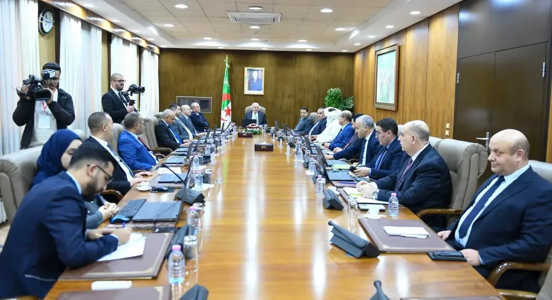 Tanarit n Ugraw aɣerfan aɣelnaw tessekyed ifsiren yerzan tuttriwin tinimiwiyin akked usnas n ucetki