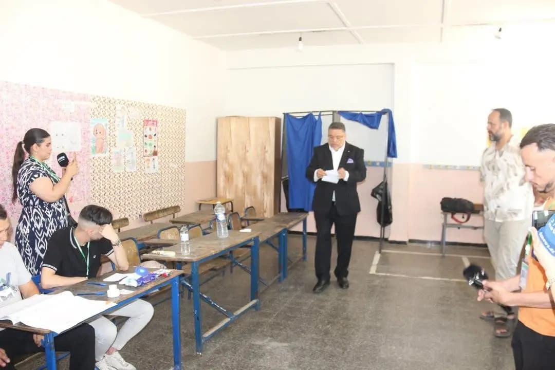 Aselway n ukabar n "Taɣect n uɣref" iga aɣan-is afranan
