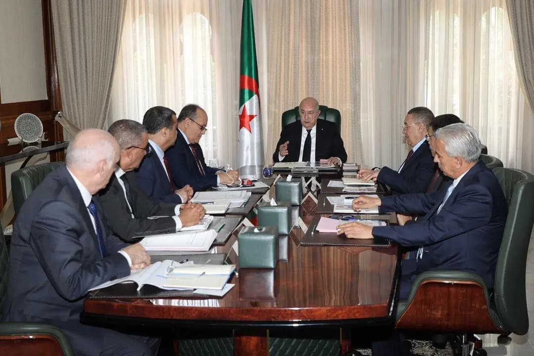 Yesselwi uselway n tegduda timlilit n umahil i uḍfar n waddad n twaẓit n yisenfaren isemṣaken