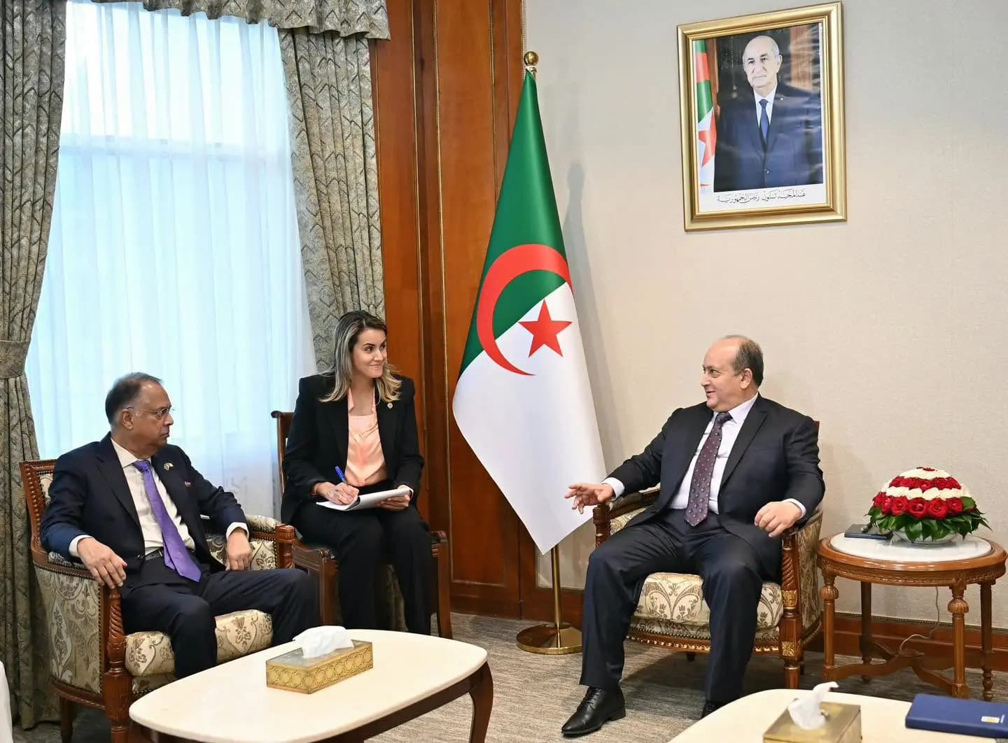Yermes Uneɣlaf Amezwaru yiwet n tmagla taɣlifant n Tegduda n Bangladesh