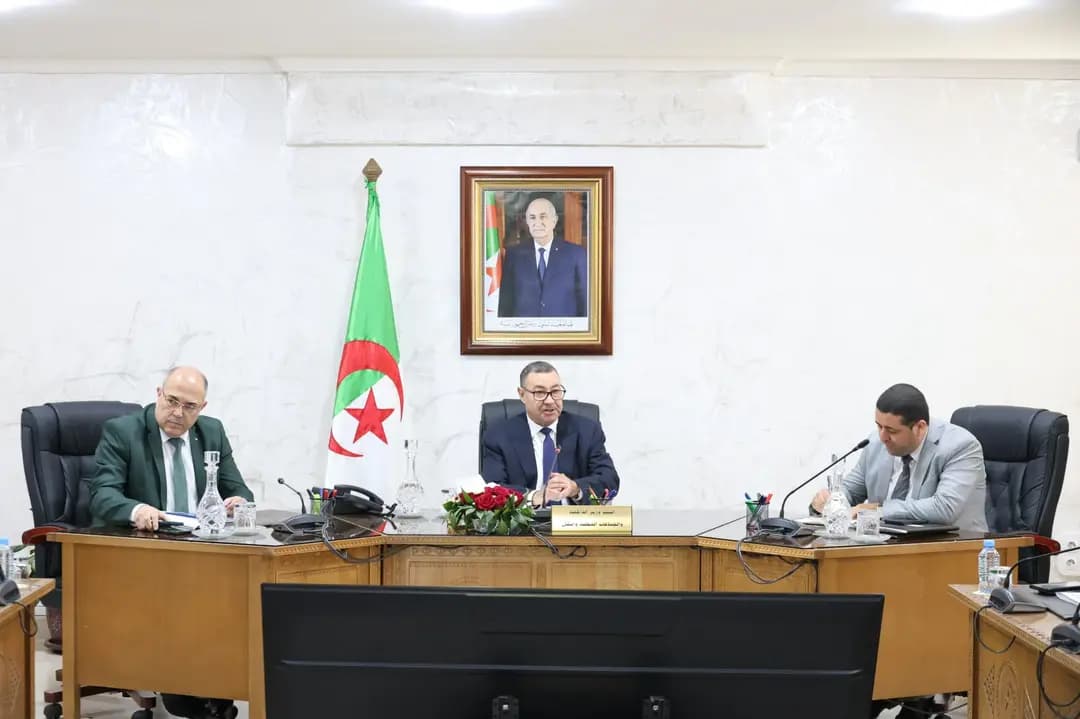 Amesni: Yermes uwnetlay amatu n Tdukli Tamatut n Yimsenza d Yinḍen Idzayriyen