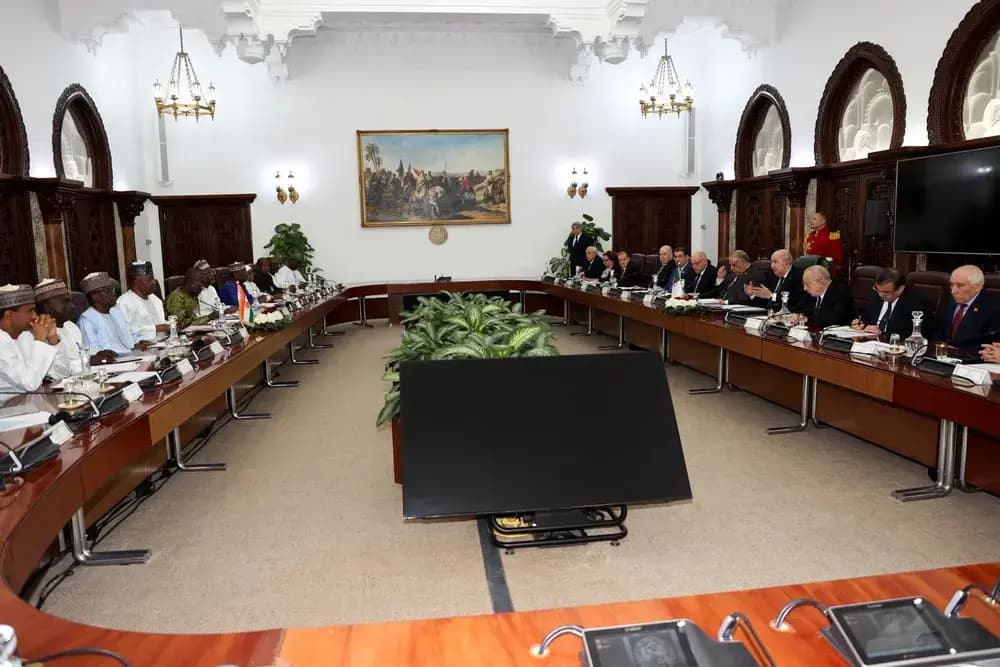 ⴰⴷⵉⵡⴻⵏⵏⵉ ⵢⴻⵜⵜⵡⴰⵙⵡⴻⵙɛⴻⵏ ⴳⴰⵔ ⵙⵏⴰⵜ ⵏ ⵜⵎⴰⴳⵍⵉⵡⵉⵏ ⴷⴷⴰⵡ ⵓⵙⵉⴳⴳⵉ ⵏ ⵓⵙⴻⵍⵡⴰⵢ ⵏ ⵜⴻⴳⴷⵓⴷⴰ ⴷ ⵓⵙⴻⵍⵡⴰⵢ ⴰⵏⵉⵊⵉⵔⵉ