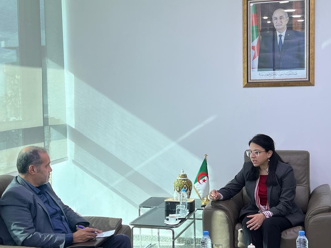 عبد اللطيف تستقبل رئيس المنظمة الوطنية لحماية المستهلك وإرشاده