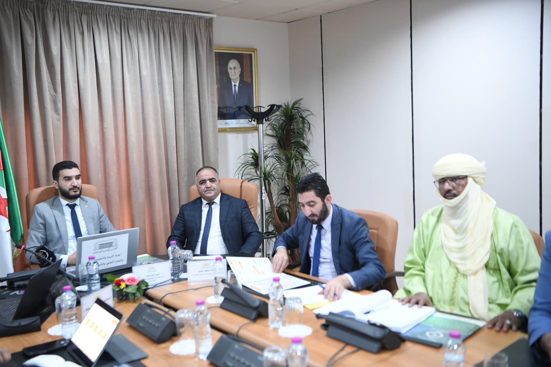 المدير العام للديوان الوطني للأوقاف والزكاة يقدم عرضا أمام اللجنة المختصة