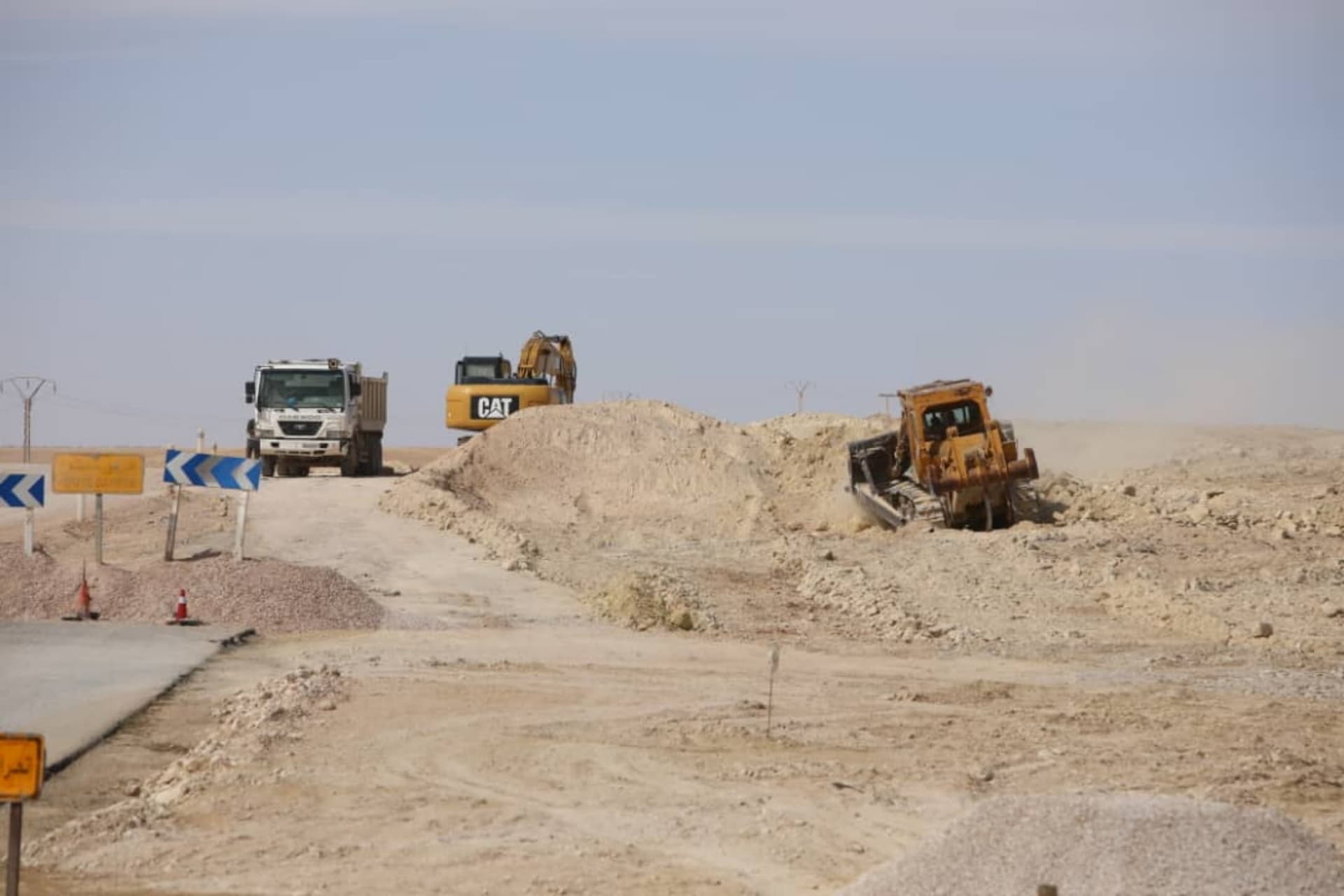 السيد جلاوي يشدد على ضرورة إستلام مقاطع وظيفية من مشروع إزدواجية طريق (الجلفة - الأغواط)