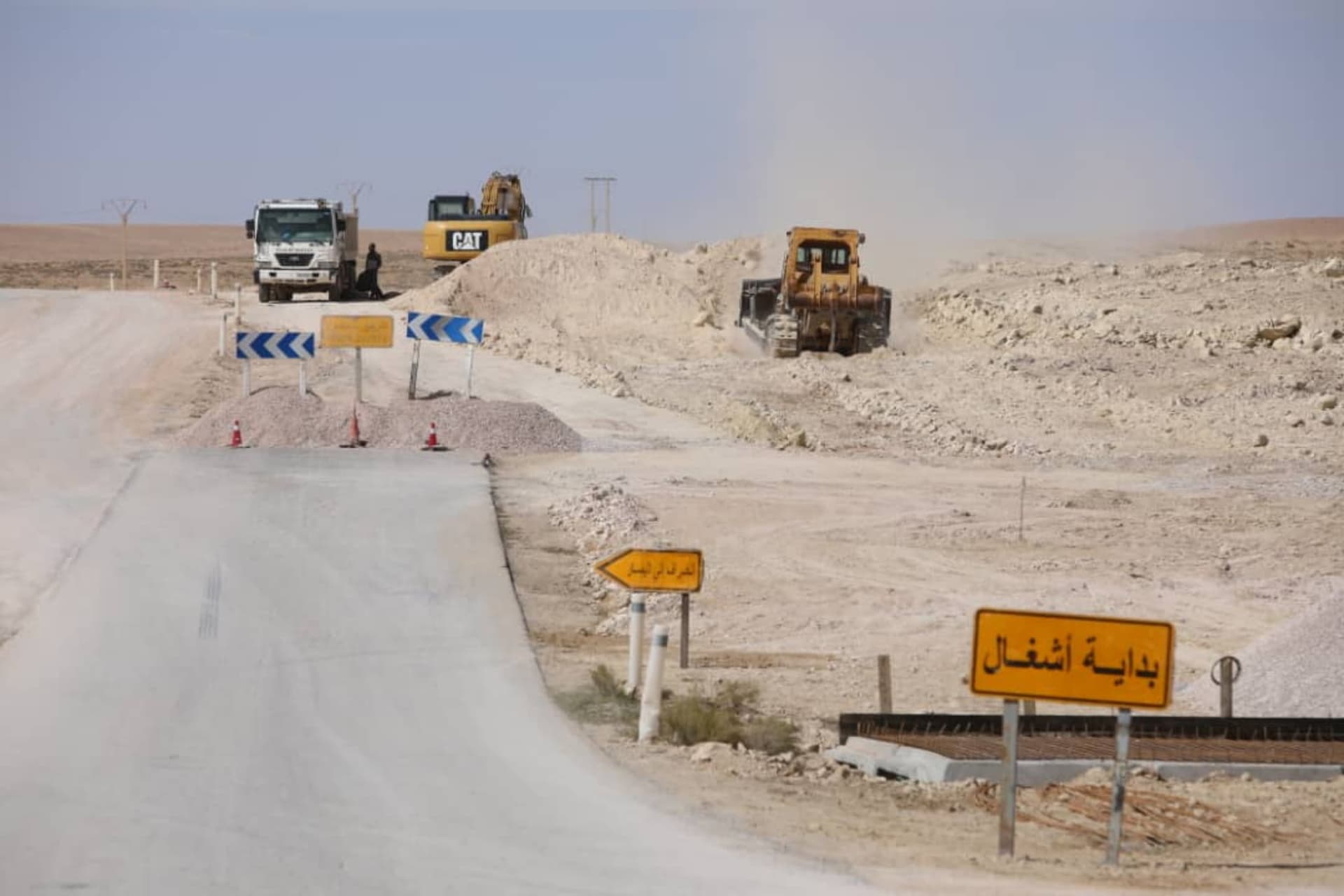 السيد جلاوي يشدد على ضرورة إستلام مقاطع وظيفية من مشروع إزدواجية طريق (الجلفة - الأغواط)