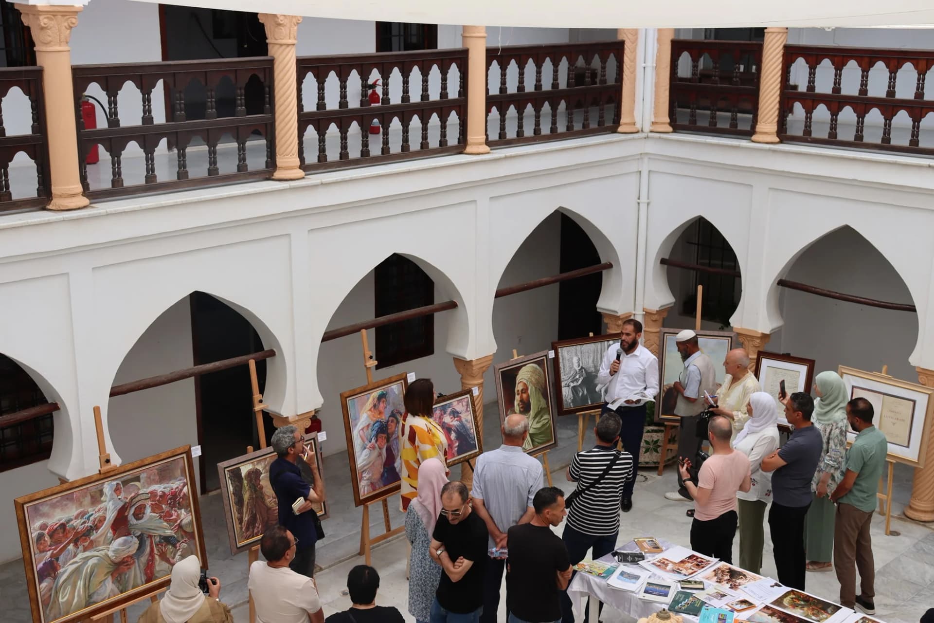 المتحف الوطني للفنون والتقاليد الشعبية بالمدية بالتعاون مع المتحف الوطني نصر الدين دينيه لمدينة بوسعادة, معرض لأعمال الرسام الشهير نصر الدين دينيه (1861-1929) بعنوان "من وحي التاريخ والحروف والألوان"