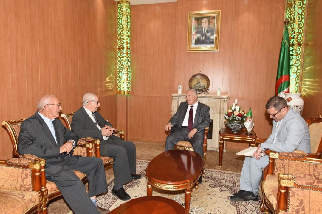 السيد تاشريفت يستقبل وفدا عن الجمعية الوطنية للمحكوم عليهم بالإعدام سابقا