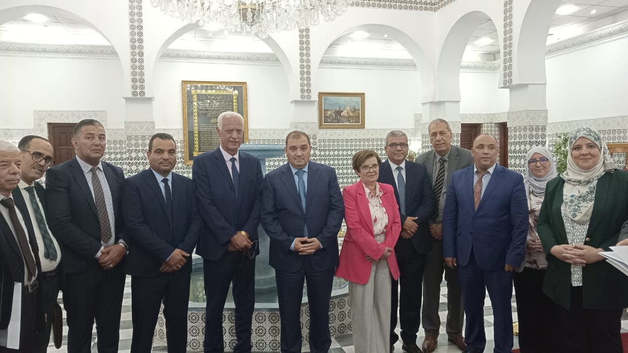 وزير العدل يستقبل اللجنة المكلفة بمراجعة أحكام قانون الإجراءات المدنية والإدارية