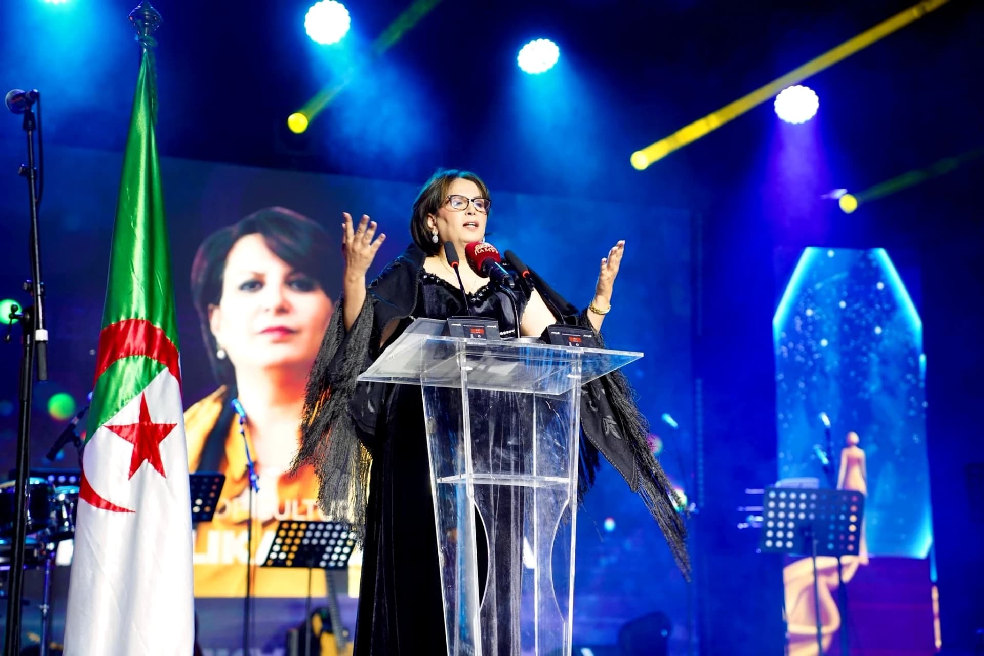 أشرفت وزيرة الثقافة والفنون السيدة مليكة بن دودة يوم الأربعاء على افتتاح فعاليات مهرجان عنابة للفيلم المتوسطي في طبعته الخامسة بالمسرح الجهوي عز الدين مجوبي بوسط المدينة بحضور السلطات المحلية للولاية و وجوه سينمائية و مثقفين و مهتمين بالفن السابع.