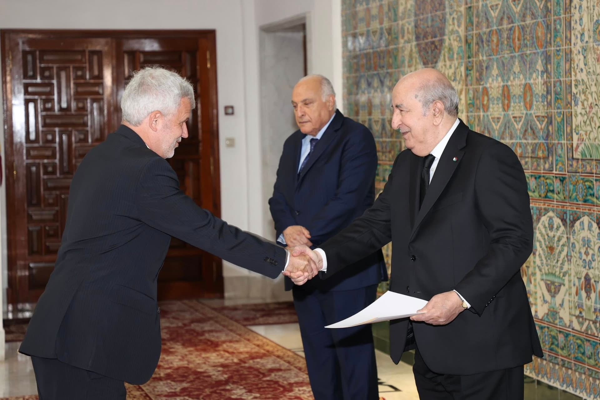 رئيس الجمهورية يشرف على مراسم تقديم أوراق اعتماد ستة سفراء