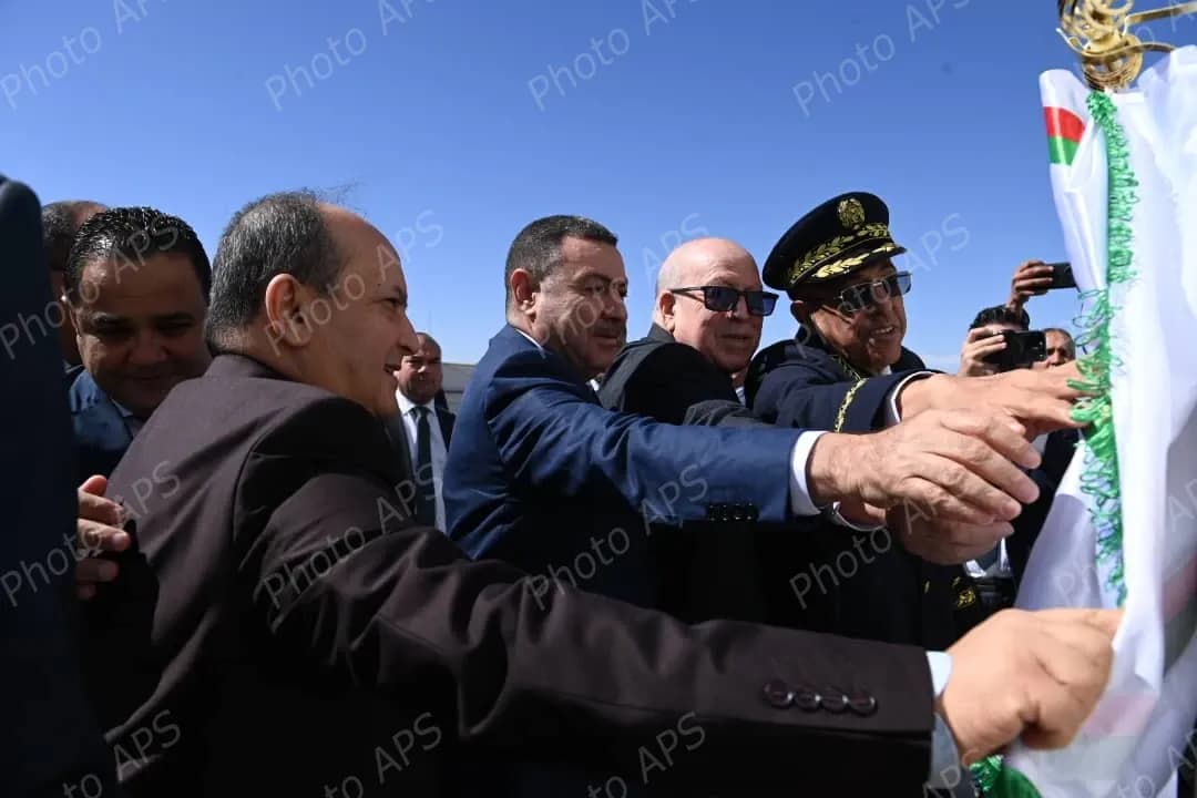 الوزير الأول يشرف بالمسيلة على تدشين مصنع إنتاج حديد الخرسانة التابع لمؤسسة "فوندال