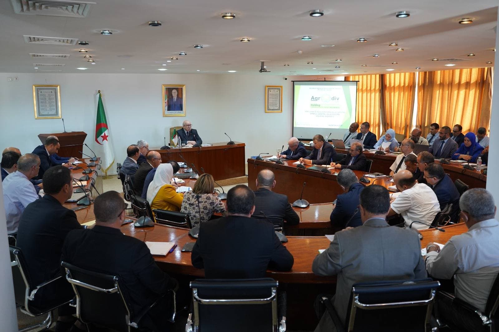 وزير الصناعة، يحيى بشير