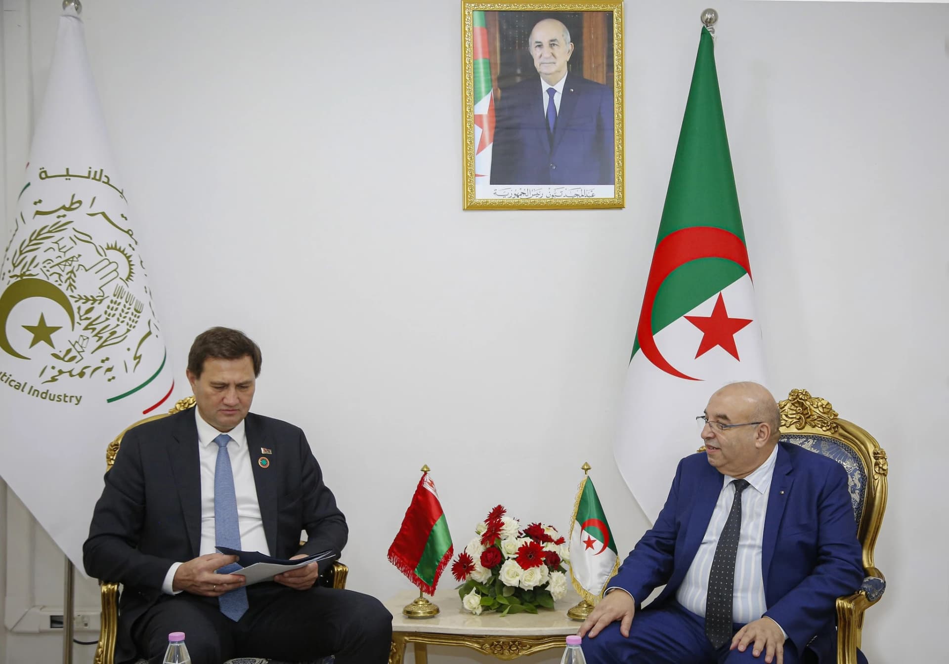 السيد قويدري يبحث مع وزير الشؤون الخارجية البيلاروسي سبل تعزيز التعاون