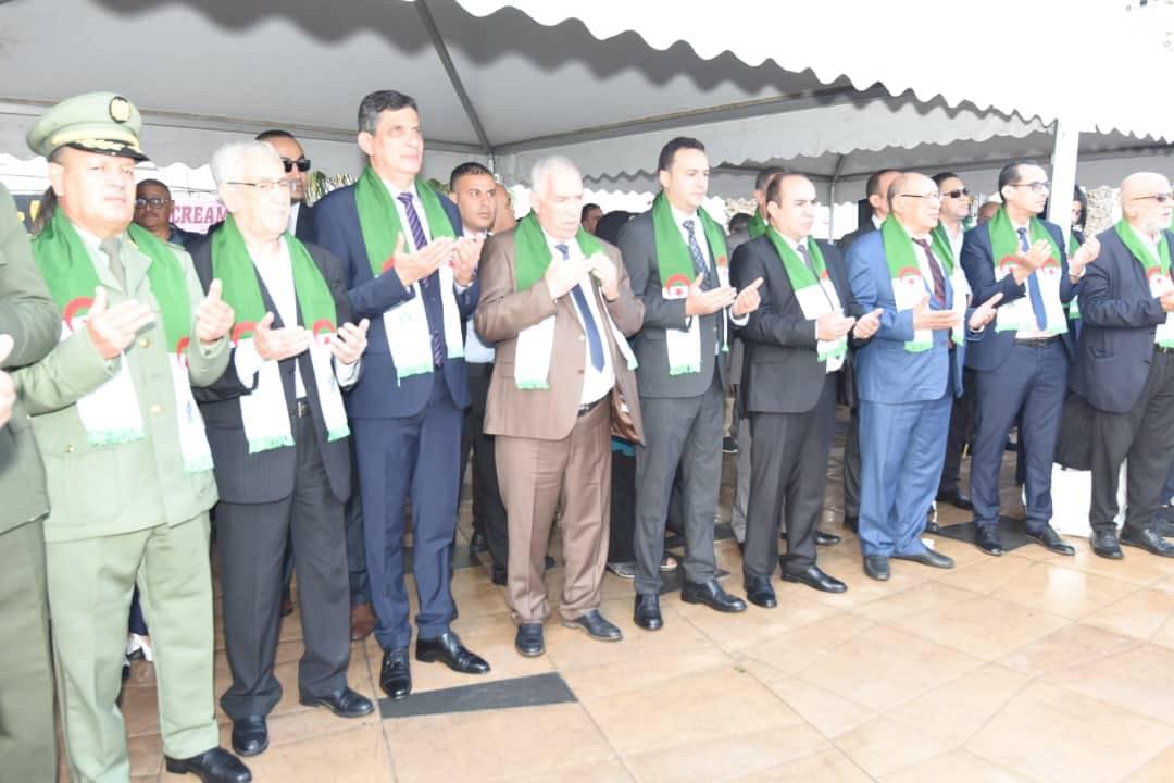 وزير المجاهدين يشرف على مراسم رفع العلم الوطني بالجزائر العاصمة