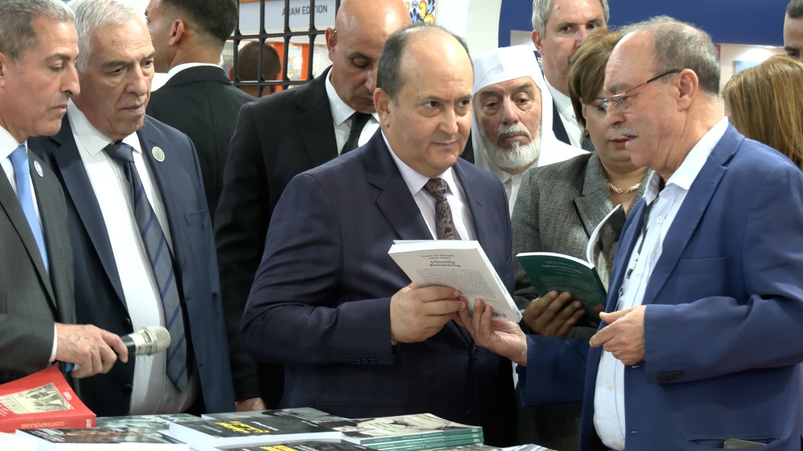 الوزير الأول يشرف على افتتاح الطبعة الـ28 لصالون الجزائر الدولي للكتاب