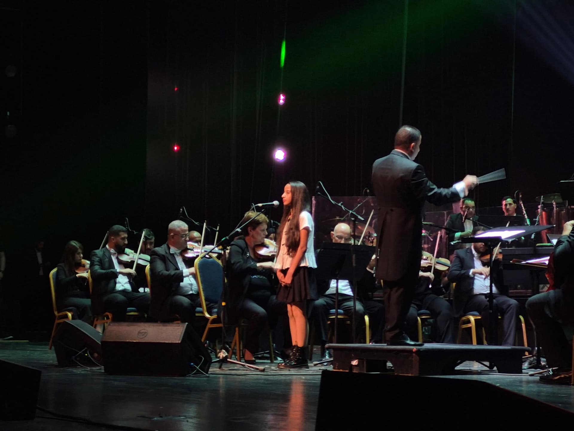 تقديم عرض "جزائر الأمجاد" بأوبرا الجزائر