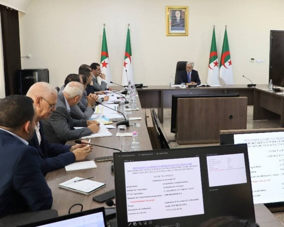 اجتماع بوزارة الأشغال العمومية لمناقشة وضعية المشاريع قيد الانجاز بولاية الجلفة