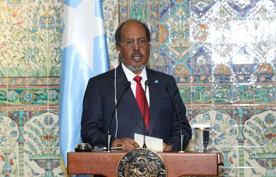 Somali president commends Algeria's role in promoting peace, justice, African solidarity