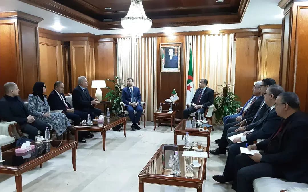 Arkab discusses expanding cooperation with Brazilian WEG representatives