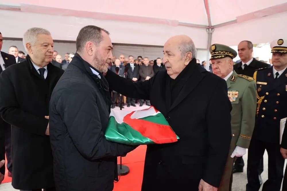 Body of former President Liamine Zeroual laid to rest at Central Cemetery in Bouzourane neighborhood