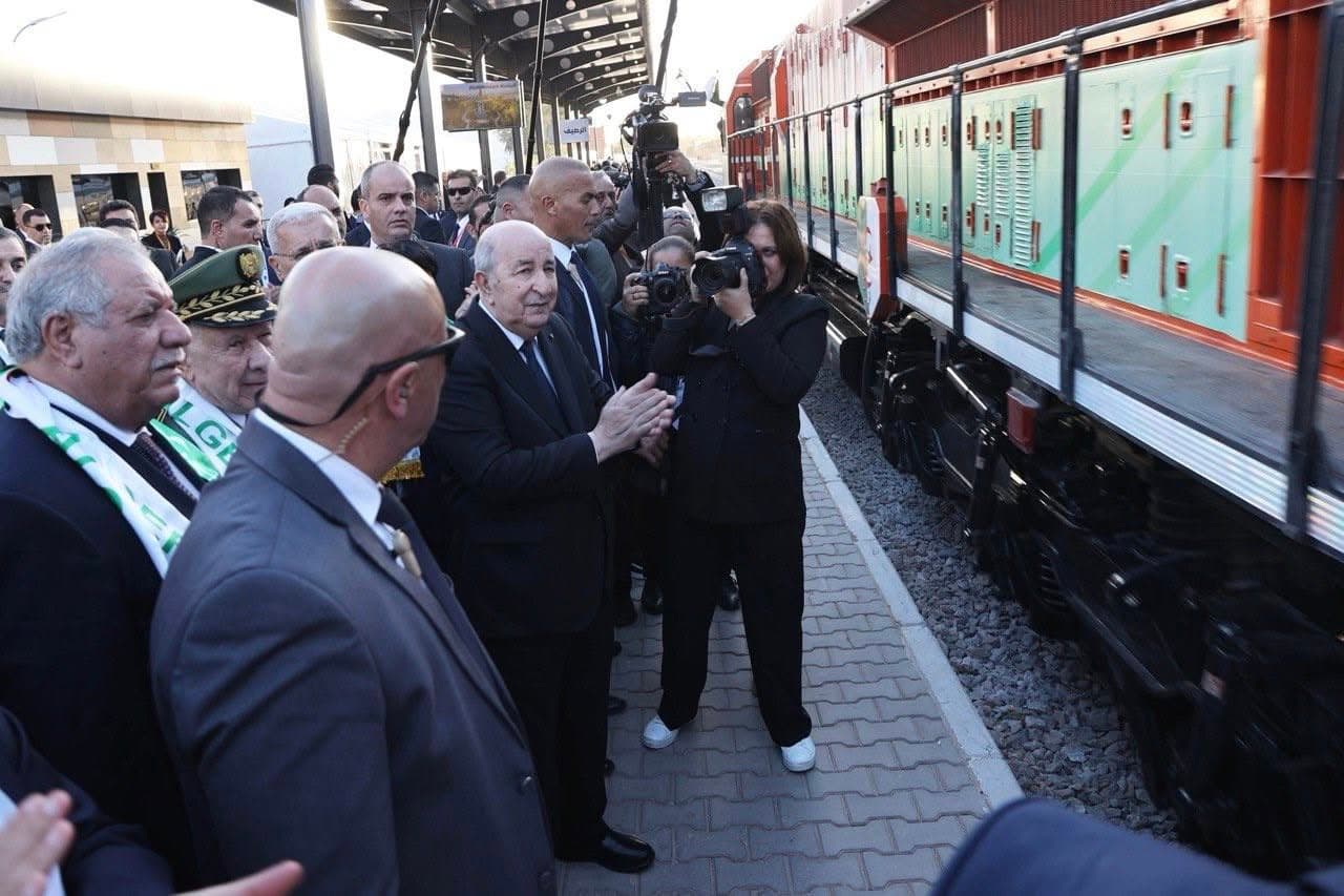 Ligne ferroviaire minière Gara Djebilet–Tindouf–Béchar...Le défi relevé par l'Algérie victorieuse.